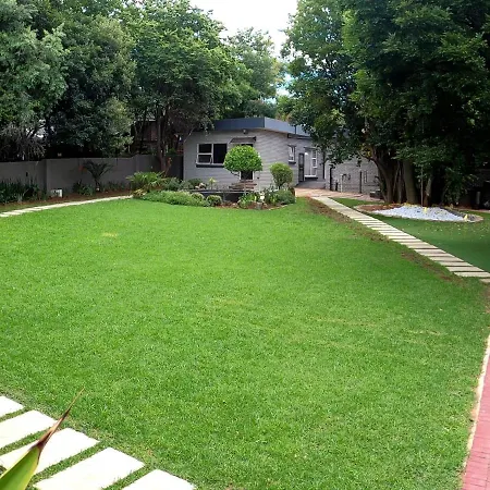 Fm Guest Lodge Comfort, Tranquility & Peace Of Mind-2