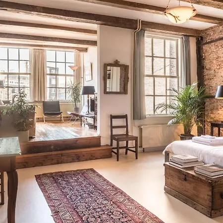 Classy Room 17Th C Canalhouse-3