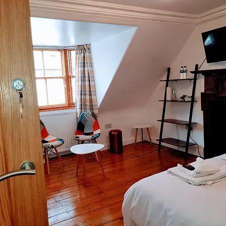 Ness City Cottage-2