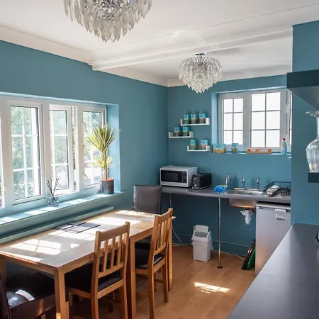 Clovelly Guest House-2