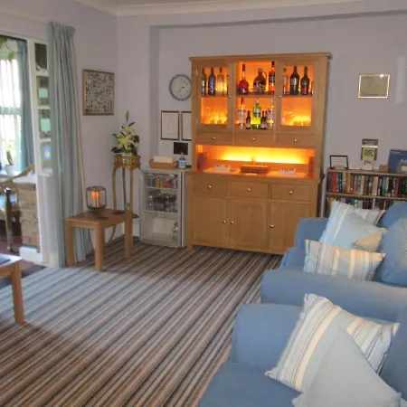 Gate Lodge Guest House-2