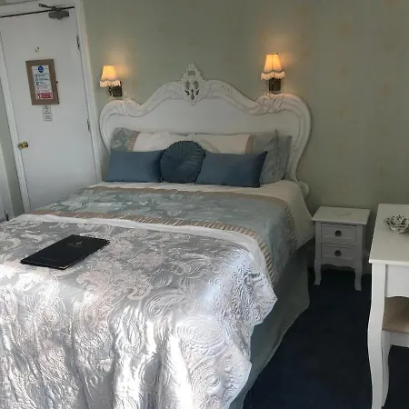 Norman Guest House With Free Parking-3