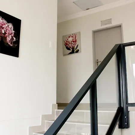 Elizabeth House-3