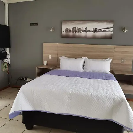 Mia Hills Guest House-3