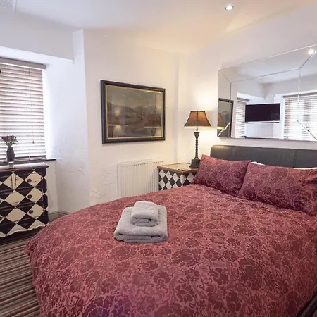 Cornerways Guest House-3