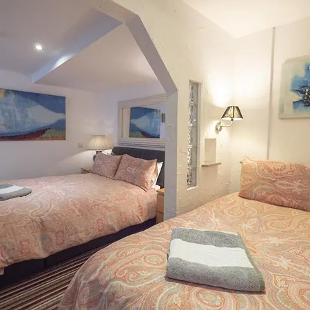 Cornerways Guest House-2