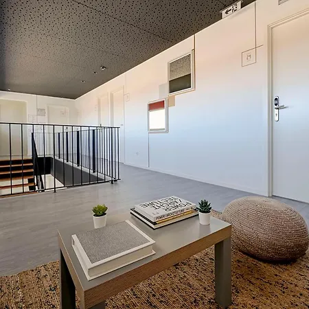 Uporto House Residence-2
