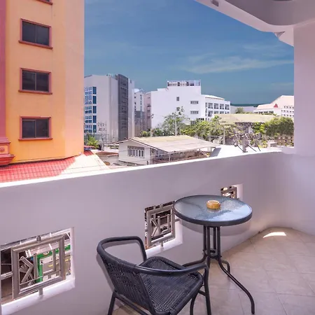Robin'S Nest Guesthouse & Restaurant-3