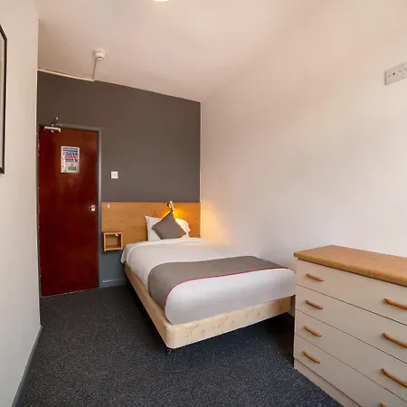 Alumhurst Hotel-3