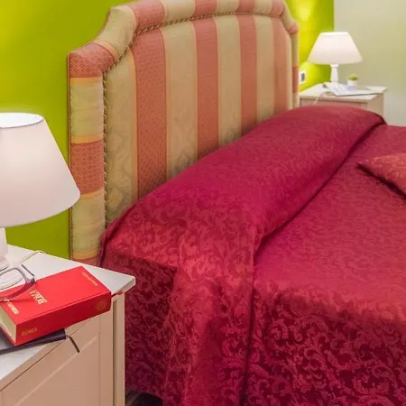 Gregorio'S Rooms-3