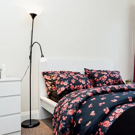 Shirley House: Self-Catering Haven Near Southampton Central-3