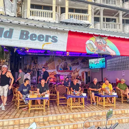 Happy Vikings - Beachfront-3