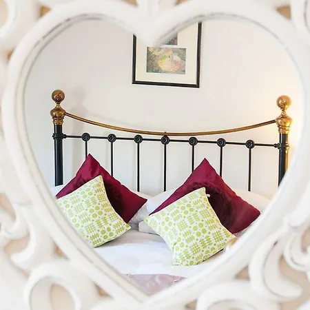 Rooms By Maes Y Mor Town Centre-3