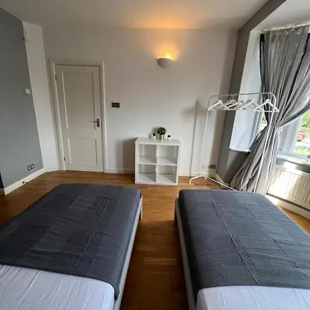 Stunning House 15 Min From Wembley Arena-2