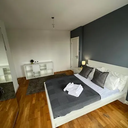 Stunning House 15 Min From Wembley Arena-3