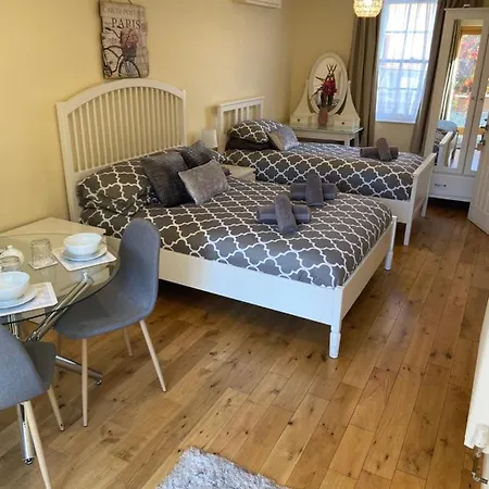 The Ashton Gate Mews-2