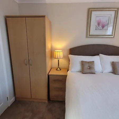 Churston Way Lodge Guest House-3