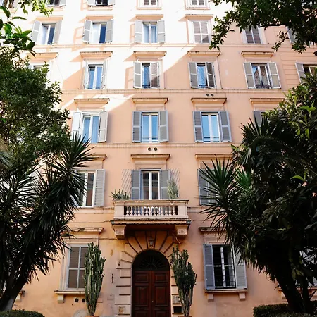 Domus Maxima - Rome Suite & Rooms-2