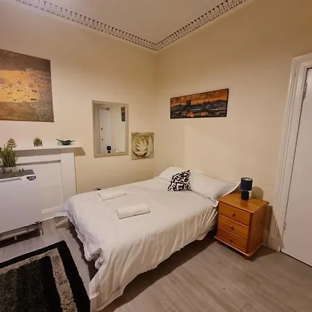 Cathcart Place Rooms-2