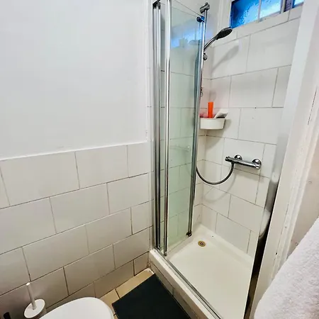 Stunning Double Room Sw2 Near To Brixton-2