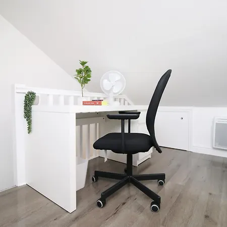 Modern Guesthouse, Fast Wi-Fi, Street Free Parking, Central, Fully Equipped-2
