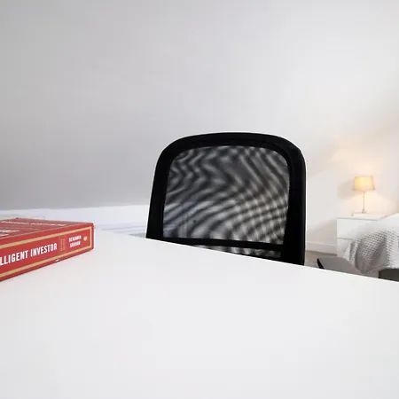 Modern Guesthouse, Fast Wi-Fi, Street Free Parking, Central, Fully Equipped-3