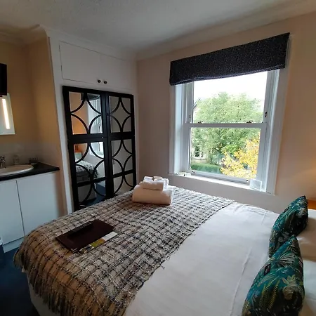 Arden House-2