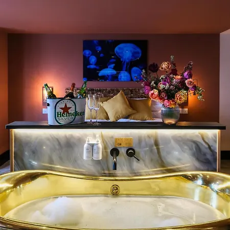 Craig Walk Suite-3