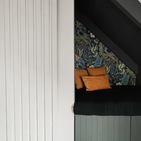 Styles & White Stays - Central Newquay-3