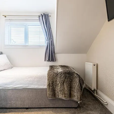 Trefoil Guest House-3