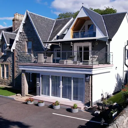 Lochiel Villa Guest House-2