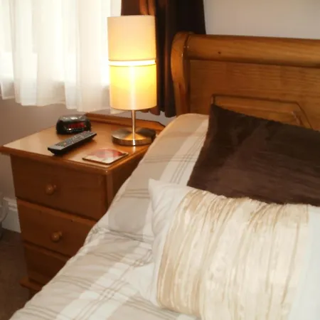 Chiverton House Guest Accommodation-2