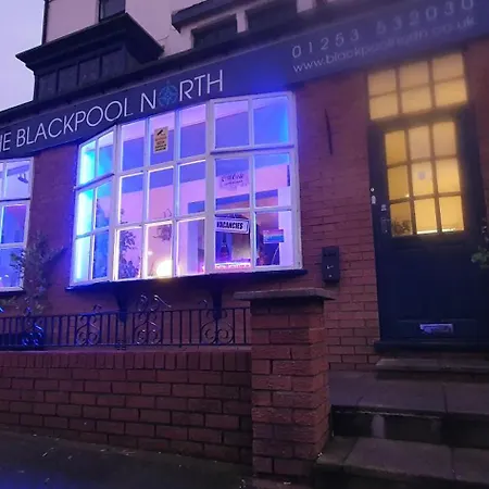 Blackpool North Close To Station - With Free Car Parking-3