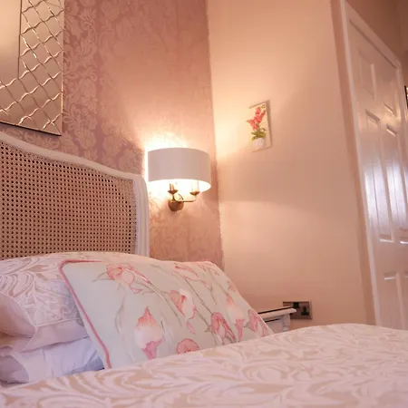 Bowness Bay Suites (Adults Only)-2