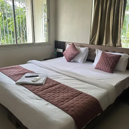 Chopson'S Parc - Bed & Breakfast-2