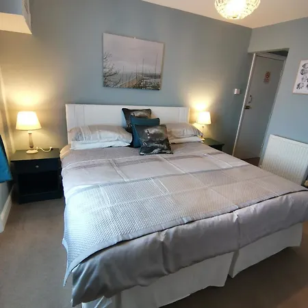 Greenlands Guest House-2