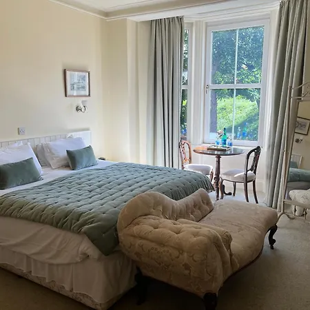 Oronsay Guest House-3