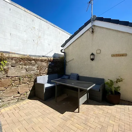 Daviot Guest House-3
