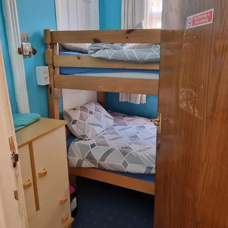 Leeds House Guest House-2