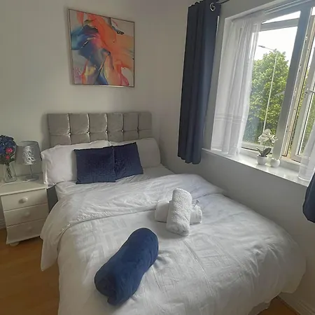 Luxury Rooms And An En-Suite Room With Free Wi-Fi Clarendon Way-2