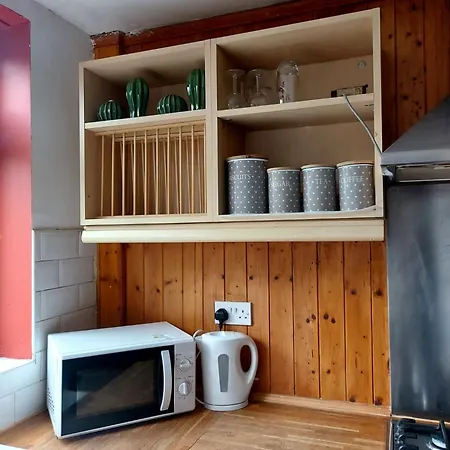 Kelsall Guest House-3