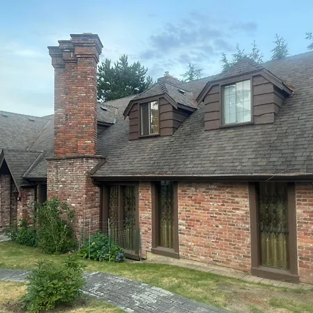 Jason House - Immaculate Suites In A Quiet Seaside Neighbourhood Near Uvic-2