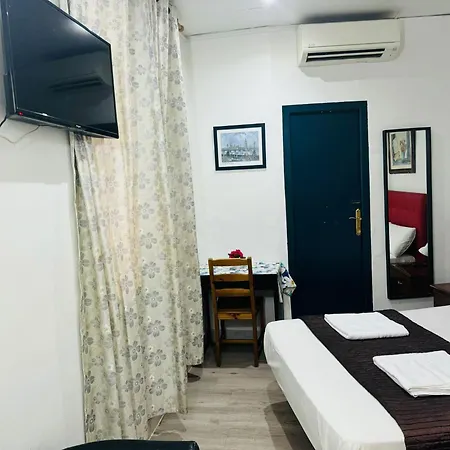Hostal Mont Thabor-3