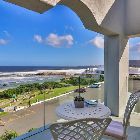 Hermanus Beachfront Lodge-2