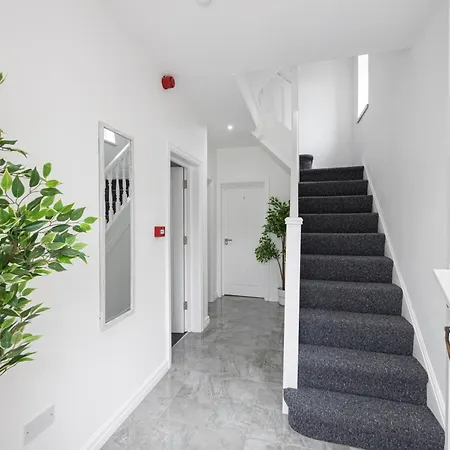 The Kent- Luxury Rooms-2