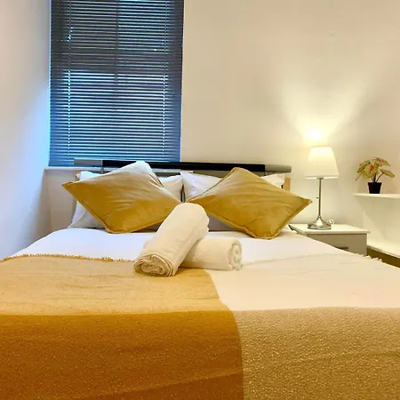 Aldgate East B&B-2