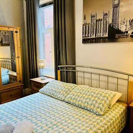 Le Papillon Hotel Blackpool-3