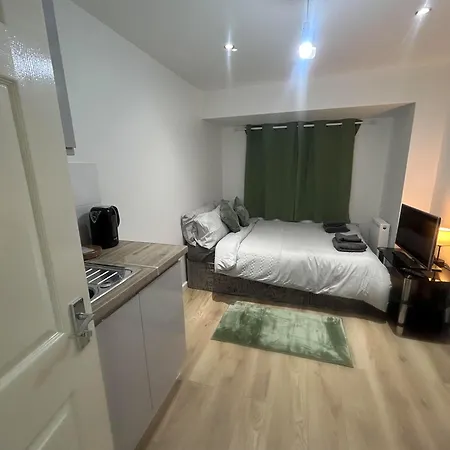 Studio Guest Room-3