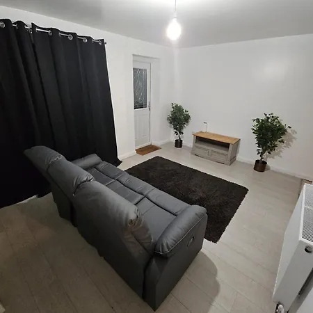 Spacious Single Room-2