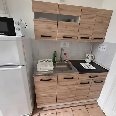 Omega Guesthouse Budapest-3